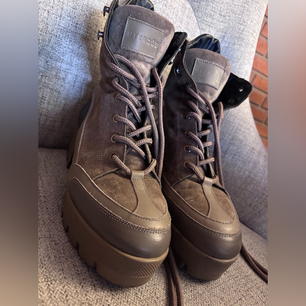 Uterque Taupe Platform Lace Up Boots😎❤️
